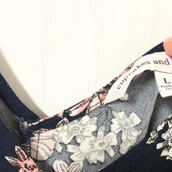 Cupcakes and Cashmere Navy and Floral Jumpsuit - Picture 7 of 9